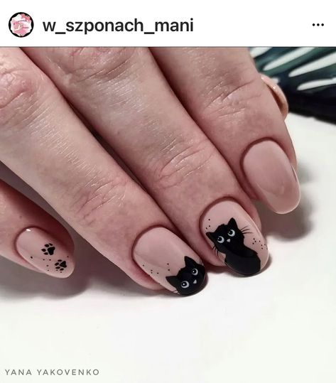 Cat Nail Designs, Cat Nail Art, Black Halloween Nails, Halloween Nails Easy, Animal Nail Art, Cat Nail, Cat Nails, Halloween Nail Designs, Cute Nail Art