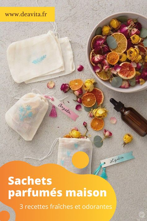 Comment fabriquer des sachets parfumés écologiques pour désodoriser vos armoires et placards, la salle de bain, la voiture, etc.? Scent Packets Diy, Dried Flower Sachets, Potpourri Diy, Diy Potpourri, Potpourri Sachets, Lilin Aroma, Homemade Potpourri, Diy Gifts To Make, Potpourri Recipes