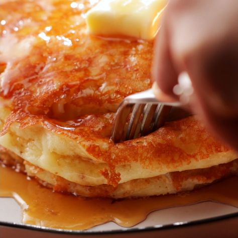 Mac Pancake, cheese pancake, pancake recipe Marry Me Pancakes, Buttery Pancakes, Cheese Pancakes, Light Golden Brown, Elbow Macaroni, Canadian Maple, Pancake Batter, Pancake Recipe, Rice Flour