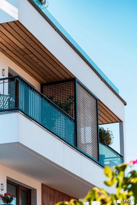 How To Screen In An Apartment Balcony: Privacy Ideas Balcony Screens Privacy, Privacy Screen Outdoor Balcony, Shared Balcony Privacy Ideas, Closed Balcony Ideas Apartments, Balcony Screening Ideas, Balcony Covering Ideas, Balcony Wall Ideas, Covered Balcony Ideas, Balcony Flower Garden