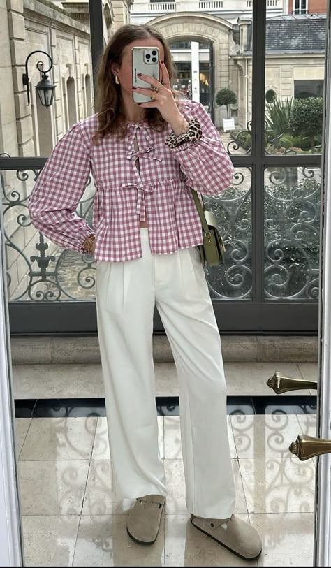 Pull On Jeans Outfit, Spring Fits 2025, Modest Summer Outfits Aesthetic Casual, Spring Outfit 2025, Transition Outfits Winter To Spring, Stockholm Aesthetic Outfit, Outfits With Patterns, Spring 2025 Fashion, Spring 2025 Outfits