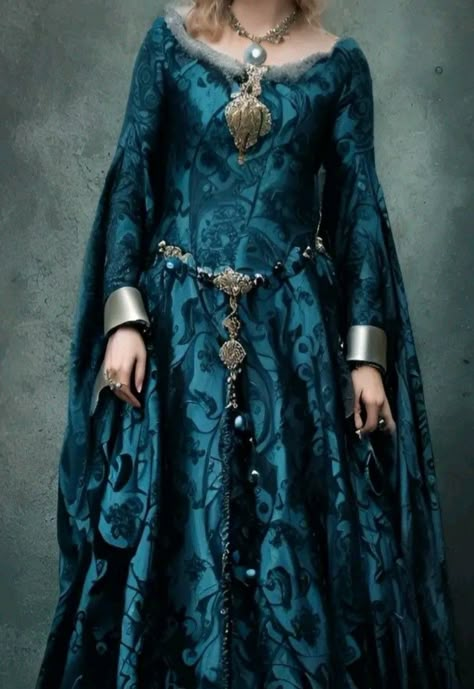 Visenya Velaryon, House Velaryon, Medieval Dresses, Hollywood Costume, V Dress, Character Fashion, Fantasy Outfits, Old Fashion Dresses, Fantasy Dresses