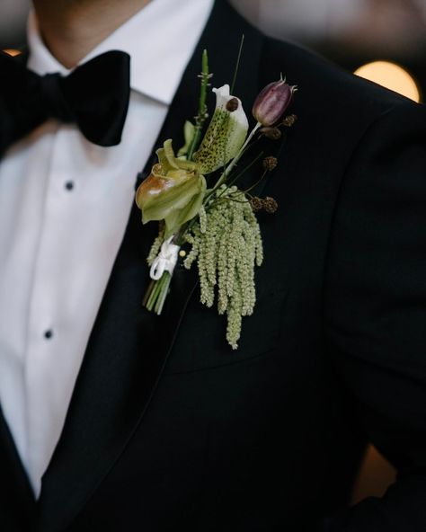 We think boutonnieres should stand out too. 🤍 . . #weddingflorist #nycweddingflorist #nyceventflorist #eventflorist #floraldesigner #fineartflowers #botanicaldaydream #bridalbouquet #boutonniere #orchid #nycflorist #floraldesign Unique Wedding Boutineers, Non Floral Boutonniere, Merlot And Green Wedding, Modern Boutonniere Wedding, Men’s Boutineer, Boutinerre Groom, Bouteniers Wedding Men, Anthurium Boutonniere, Earthy Boutonniere