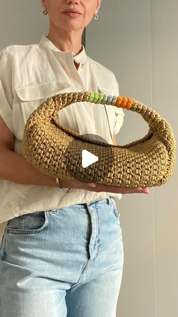 Raffia Bag Pattern, Crochet Raffia Bag, Shirt Video, Raffia Crochet, Raffia Bag, Crochet Bag Pattern, The Message, Easy Crochet Patterns, I Promise