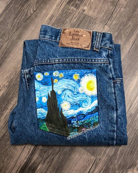 Hand-painted vintage jeans with The Starry Night by Vincent van Gogh. Vincent van gogh, van gogh, the starry night, starry night painting, van gogh art, van gogh painting, denim painting, jean painting, painted denim, painted jeans, painted pocket, fabric art, fabric painting, acrylic painting, acrylic art, post impressionism Painting Jeans Ideas, Clothes Makeover, Painting Jeans, Jean Diy, Thrift Flip Clothes, Store Outfits, Gogh The Starry Night, Cd Painting, Store Jeans