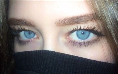 Electric Blue Eyes, Blue Eyes Aesthetic, Best False Eyelashes, Beautiful Eyes Color, Light Blue Eyes, روتين العناية بالبشرة, Aesthetic Eyes, Gorgeous Eyes, Longer Eyelashes