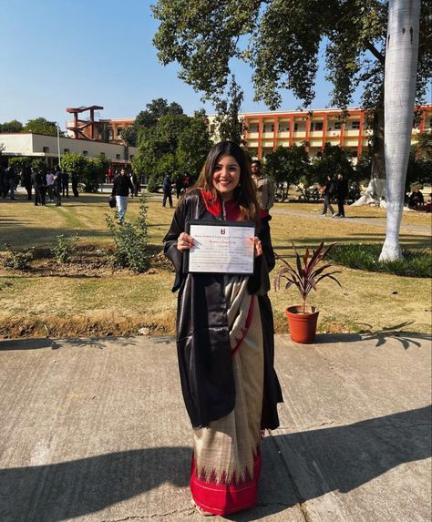 wore my grandmother’s grey & magenta saree on my convocation! couldn’t have asked for a better saree :) Graduation In Saree, Convocation Outfit Graduation Saree, Convocation Photo Ideas, Convocation Saree Ideas Graduation, Saree Graduation Look, Convocation Sarees, Graduation Saree Ideas University, Graduation Saree Outfit Ideas, Sarees For Graduation Day