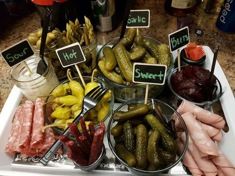 Pickle Bar Wedding Party Ideas, Cheese And Pickle Tray, Pickle Tray Ideas Parties, Pickle Bar Graduation, Pickle Platter Ideas, Relish Tray Ideas Parties, Wedding Pickle Bar, Pickle And Olive Tray Ideas, Pickle Bar Ideas