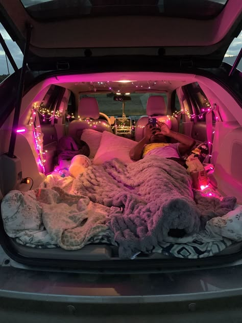 Freetime Activities, Car Deco, Best Friend Activities, Cute Date Ideas, Sleepover Things, Fun Sleepover Ideas, Girly Car, Sleepover Things To Do, Car Things