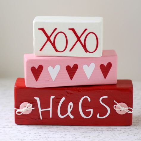 The Pink Elephant Project Thursday: Stacked Wood Valentine Blocks Valentine Wood Crafts, Saint Valentin Diy, Valentines Bricolage, Diy Valentine's Day Decorations, Wood Block Crafts, Valentines Sign, Diy Valentines Decorations, Valentine Projects, Block Craft