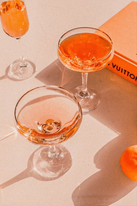 Aesthetic minimal orange Festive Cocktails, Best Dinner, Orange You Glad, Orange Aesthetic, Orange Is The New Black, Cherry On Top, Champagne Glasses, Dinner Parties, Glass Set