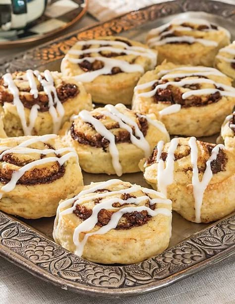 Curds Recipes, Cinnamon Roll Scones, Air Fryer Scones, Best Biscuit Recipe, Cinnamon Roll Icing, Tea Time Treats, Tea Sandwich, Cinnamon Roll Bread, Tea Sandwiches Recipes