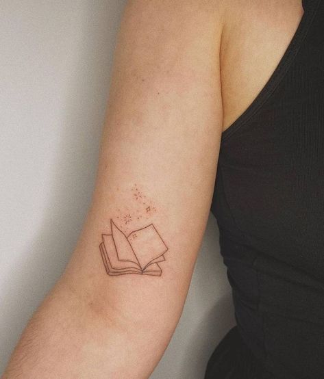 Minimalist Book Tattoo, Small Book Tattoo, Arm Cover Up Tattoos, Book Inspired Tattoos, Reading Tattoo, Tattoos Hand, Bookish Tattoos, Minimalist Book, Line Work Tattoo