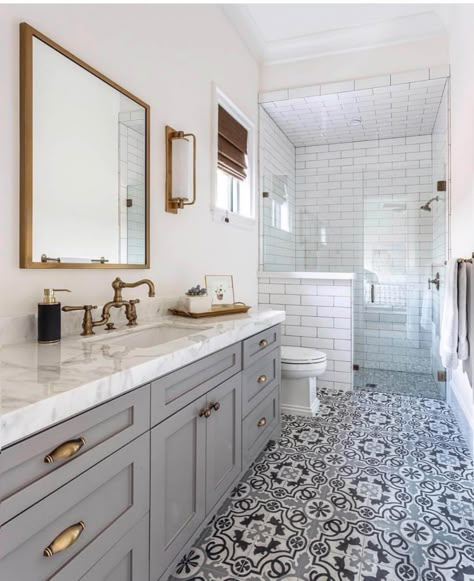 11 Brilliant Walk-in Shower Ideas for Small Bathrooms | British Ceramic Tile Makeover Kamar Mandi, Bilik Air, Small Bathroom With Shower, Bathroom Remodel Shower, Bathroom Trends, Girls Bathroom, Basement Bathroom, Bathroom Redo, Bathroom Layout