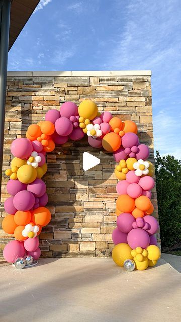 Carolyn | HTX BALLOON STYLIST on Instagram: "Balloon decorator tip of the day!   Always have these hooks available. We did use weights on the base of this arch but these outdoor adhesive hooks always come in handy. I felt good leaving this set up knowing our arch was secure and wouldn’t be blown away!   #balloondecor #balloondecorator #houstonballoons #balloonarches #balloontips #outdoorsetup" Outdoor Balloon Arch, Arch Walkway, Adhesive Hooks, Tip Of The Day, Balloon Arch, Girls Party, Walkway, Balloon Decorations, Arch