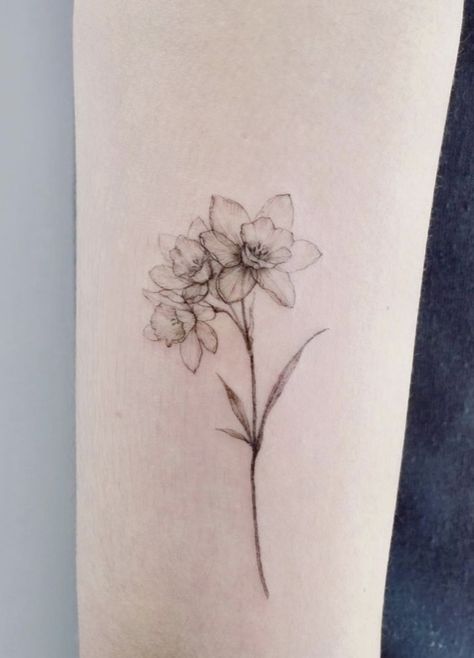 December Flower Tattoo, Narcissus Tattoo, Narcissus Flower Tattoos, Daffodil Flower Tattoos, Tattoo Lower Back, December Birth Flower, Daffodil Tattoo, Flower Tattoo Back, Winter 2024 Fashion