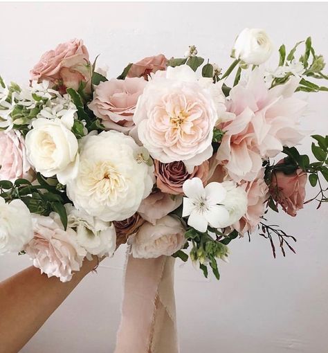 Pale Pink Floral Arrangements, Champagne Pink Wedding Theme, Pale Pink Wedding Bouquet, Blush Wrist Corsage, Bridal Bouquet Mauve, Dusty Rose Wedding Flowers, Dusty Rose Bridal Bouquet, Pale Pink Bouquet, Bouquet Shapes