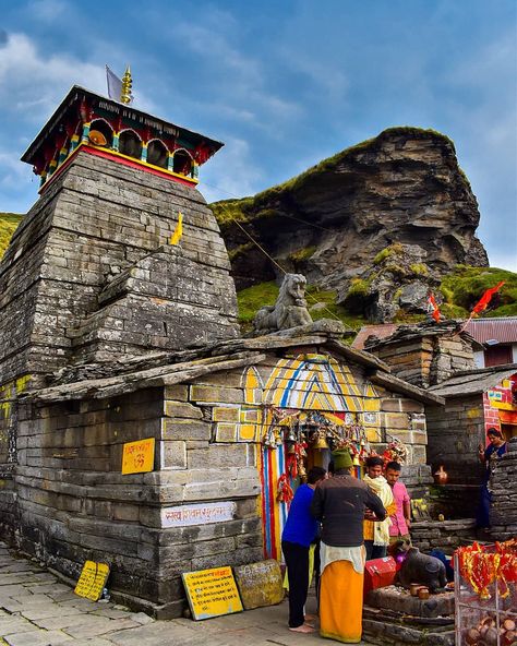 Tungnath Mahadeva, the highest temple of Lord Shiva on earth. Tungnath Temple, Mere Mahadev, Neeraj Chopra, Funny Compliments, Shiva Family, Unusual Buildings, Hanuman Images, Lord Shiva Hd Wallpaper, Shiva Wallpaper