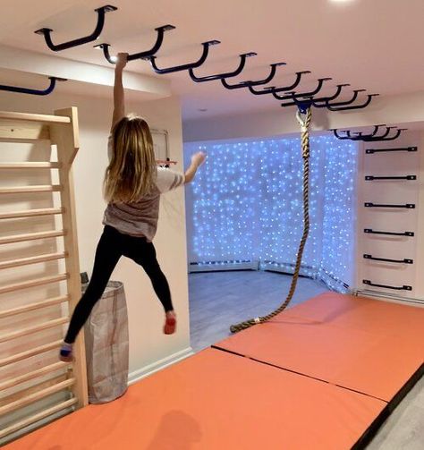 Indoor Playroom, Dressing Room Design Small Space, Room Dressing, Basement Gym, Basement Playroom, Kids Gym, Gym Room At Home, Kids Basement, Workout Room