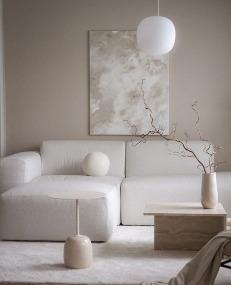 White Floor Living Room, Sectional Pillow Arrangement, White Floors Living Room, Sectional Couch Living Room, Best Sectional Sofa, Sectional Sofa Decor, Modern Sectional Living Room, Sofa With Recliner, Sectional Sofa Living Room