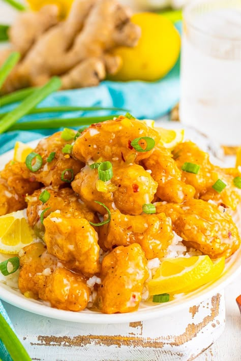 Asian Lemon Chicken Recipe, Sticky Lemon Pepper Chicken, Lemon Chicken Sauce Recipe, Lemon Chicken Sauce, Asian Lemon Chicken, Lemon Chicken Stir Fry, Sticky Lemon Chicken, Easy Lemon Chicken Recipe, Lemon Sauce For Chicken