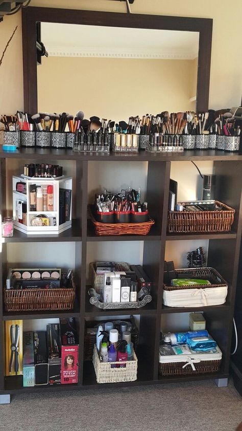 How To Organize Beauty Products In Room, Beauty Supply Storage, Hair Product Storage Ideas, Beauty Rooms, Girl Apartment Decor, Room Organization Bedroom, Smelling Good, Makeup Area, Your Trash