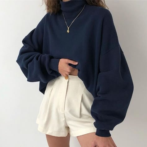 #fashion #fashionstyle #vintage #vintagestyle #vintageclothing #tumblr #tumbling #streetwear #streetstyle #parisianstyle #_mystylemylife_… Kfashion Ulzzang, Korean Fashion Aesthetic, Outfit Ideas Korean, Minimalist Moda, Elegante Casual, Vintage Short, Silk Shorts, Mode Inspo, K Fashion