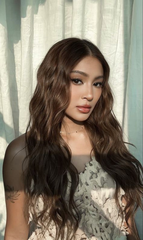 Filipina Hair, Strong Feminine, Grad Shoot, Round Face Makeup, Grp Ports, Abs Cbn, Nadine Lustre, Beach Fits, Feminine Women