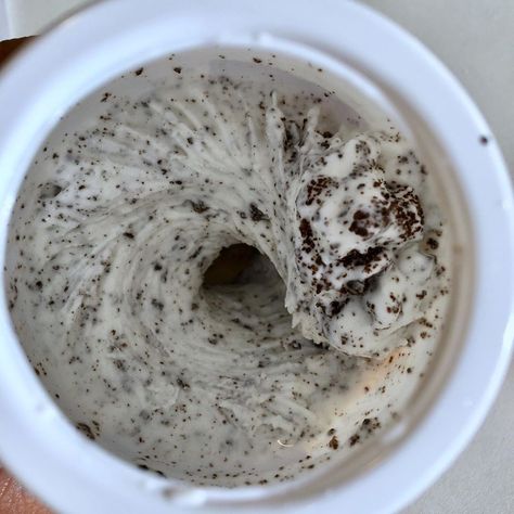 Diy Oreo Mcflurry, At Home Mcflurry, Diy Mcflurry, Mcdonalds Oreo Mcflurry, Oreo Mcflurry Recipe, Oreo Blizzard Recipe, Mcflurry Recipe, Oreo And Milk, Oreo Mcflurry