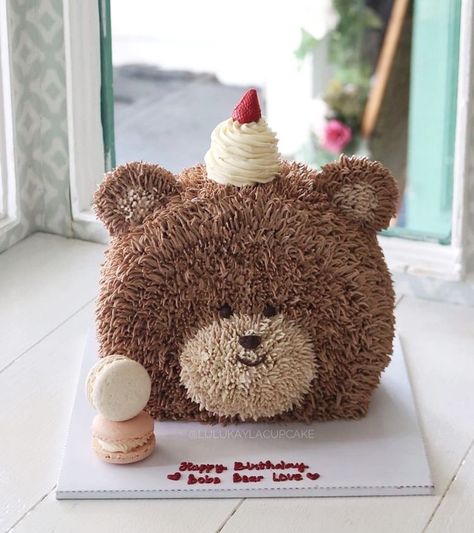 Bear Buttercream Cake, Half Cake Design, Birthday Cake Bear, Cute Bear Cake, Teddy Bear Birthday Cake, Bear Birthday Cake, Teddy Cake, Half Cake, Teddy Bear Birthday Party