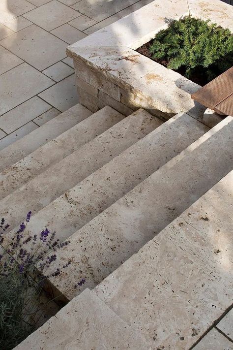 Travertine Exterior House, Mediterranean Backyard Ideas, Travertine Steps, Travertine Stairs, Italian Patio, Travertine Patio, Landscape Steps, Travertine Outdoor, Outdoor Paving