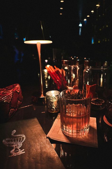 Speakeasy Aesthetic, Date Vibes, Blues Bar, Solo Date Ideas, Jazz Night, New York Or Nowhere, Bar Aesthetic, Solo Date, Gallery Interior