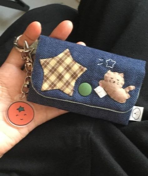 * • Instagram Hand Sewn Makeup Bag, Sewed Gifts, Sewn Wallet, Pouch Aesthetic, Cute Sewing Ideas, Felt Wallet, Embroidered Pouch, Fabric Keychain, Felt Keychain