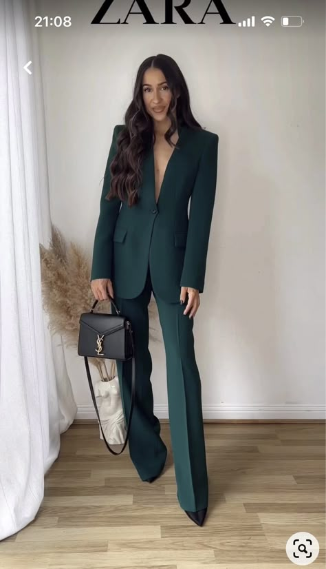 Suit Graduation Woman, Wide Leg Power Suit, Suite Outfits For Women, Graduation Outfit Suit Women, Formal Outfits For Graduation, Lawyer Suits Women, Emerald Green Suit For Women, Green Pant Suit Women, Formal Suits For Women Classy