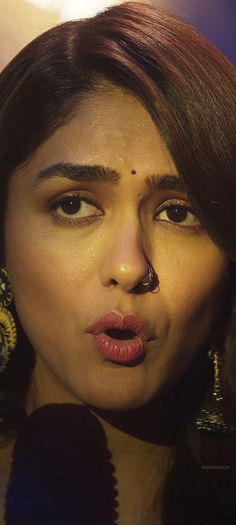 Mrunal Thakur Face, Rakulpreet Singh Kiss, Nushrat Bharucha Face, Mrunal Thakur Hot Pics, Indian Actresses Expression, Actress Expression, Face Closeup, Allu Arjun Hairstyle, Mrunal Thakur