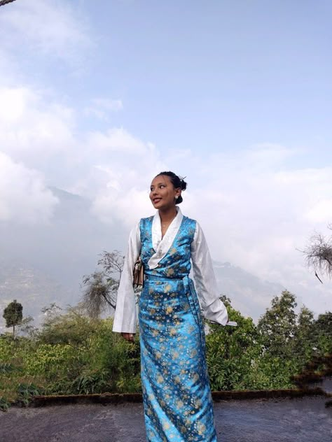 Sherpa Dress Nepal, Nepali Bakkhu Dress, Bakhu Dress Of Sikkim, Tibetan Chuba Dress, Nepali Dress Aesthetic, Nepali Dress Traditional, Culture Day Poster, Chuba Dress, Culture Day Outfits