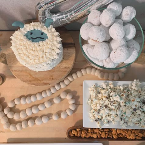 Yeti to Eat : Kids Abominable Yeti Party Food ⋆ Little Miss Martha Yeti Party Food, Yeti Cake, Yeti Themed Party, Yeti Party Ideas, Yeti Party Games, Yeti Party Favors, Yeti Party, Yeti Birthday Party, Yeti To Party