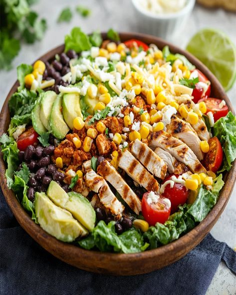 Earls Santa Fe Chicken Salad, Santa Fe Salad, Santa Fe Chicken Salad, Cajun Spice Mix, Cowboy Casserole, Healthy Food Inspiration, Grilled Chicken Salad, Cajun Chicken, Citrus Chicken