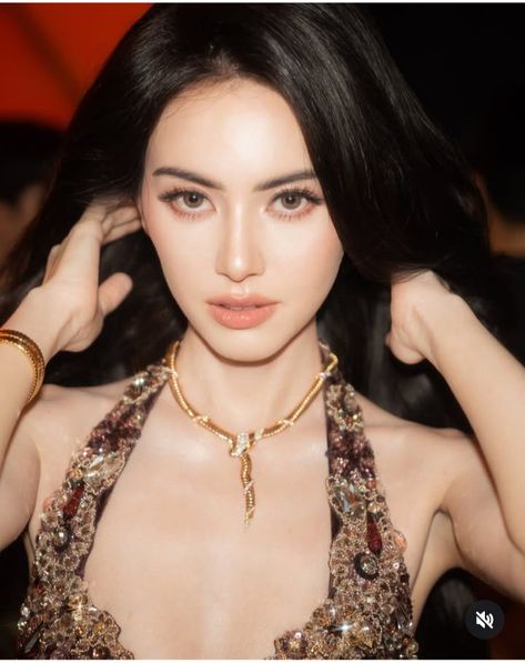 Modern Gods, Mai Davika Hoorne, Mai Davika, Davika Hoorne, White Look, Thai Style, Beauty Standards, Asian Hair, Asian Makeup