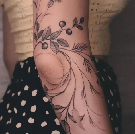 Botanical Tattoo Design, Elbow Tattoo, Bold Personality, Mushroom Tattoos, Elbow Tattoos, Tattoo Leg, Vine Tattoos, Floral Tattoo Sleeve, Dragon Tattoos