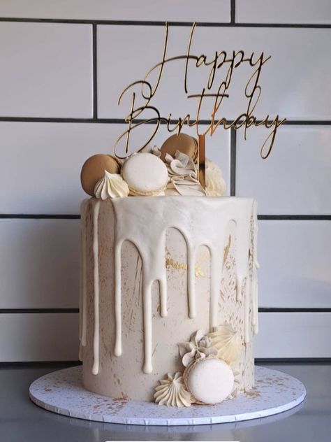 18th Birthday Cake Designs, 30th Birthday Cake For Women, Birthday Cake For Women Simple, 21st Bday Cake, Modern Birthday Cakes, 25th Birthday Cakes, 70th Birthday Cake, Gold Birthday Cake, 21st Cake