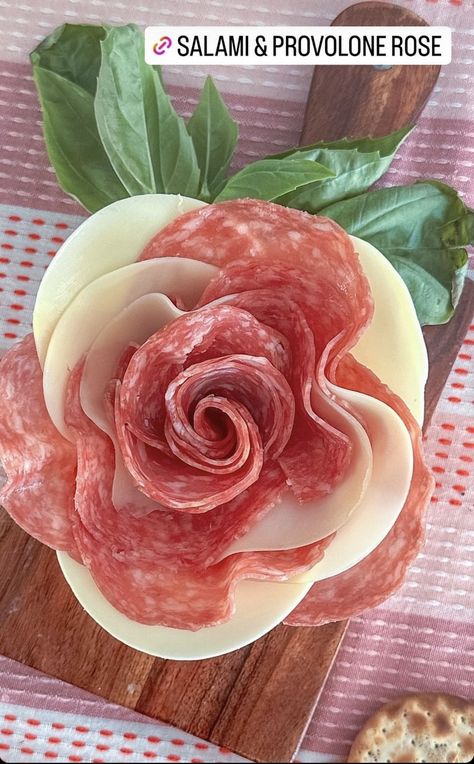 Ring Shaped Food, Cheese Flowers Charcuterie, Provolone Rose, Charcuterie Board Flowers, Charcuterie Board With Flowers, Tea Party Charcuterie, Rose Charcuterie Board, Charcuterie Flowers, Brunch Charcuterie Board Ideas