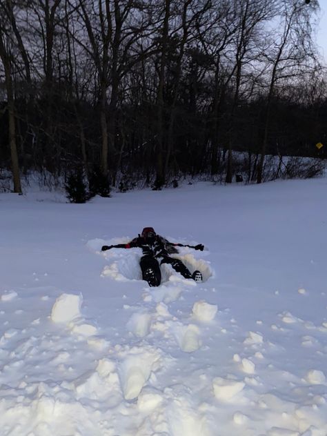 Laying In Snow Aesthetic, Playing In Snow, Black Roses Wallpaper, Roses Wallpaper, Perks Of Being A Wallflower, Black Roses, Shatter Me, Paint Paint, Pose Ref