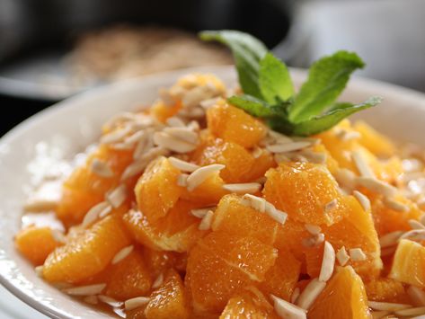 Champagne Oranges Recipe : Ree Drummond : Food Network - FoodNetwork.com Oranges Recipe, Food Network Recipes Pioneer Woman, Brunch Salad, Ree Drummond Recipes, Champagne Brunch, Brunch Food, Pioneer Woman Recipes, Fruit Dishes, Ree Drummond