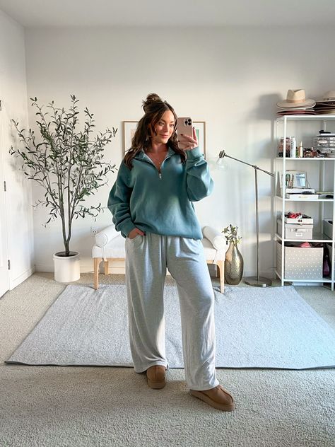 Cozy Lounge Knit Wide Leg Sweatpant curated on LTK Lounge Pant Outfit, Comfy Wfh Outfits, Comfy Outfits Aesthetic, Winter Lounge Outfit, Comfy Sweatpants Outfit, Lounge Outfit Ideas, Lounge Pants Outfit, Wide Leg Sweatpants Outfit, Comfy Cozy Outfits