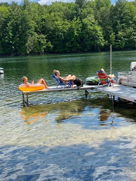 Living On A Lake, Lake House Aesthetic Summer Friends, Cottage Weekend Aesthetic, Summer On The Lake, Lake House Vibes, Cottage With Friends, Lake Aesthetics Summer, Summer Cottage Aesthetic, Summer Ontario