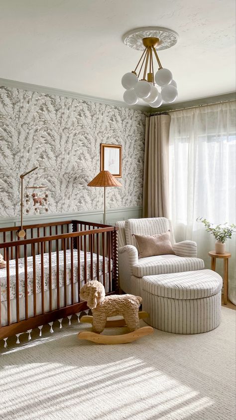 Gender neutral baby nursery by Liz Lovery Cozy Baby Room, Nursery Room Design, Baby Boy Room Nursery, Baby Room Inspiration, Nursery Room Inspiration, Baby Room Design, Nursery Organization, Nursery Baby Room, Room Closet