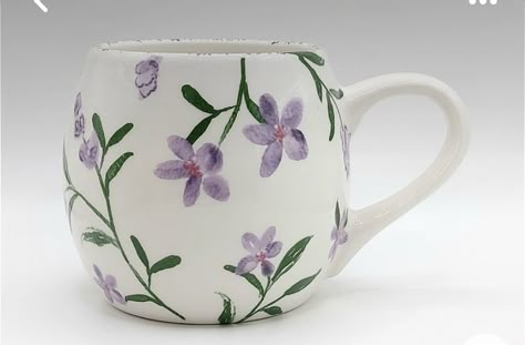 Purple Pottery Painting, Painting Cups Ideas Easy, Tea Cup Design Ideas, Mug Painting Ideas Flowers, Mug Painting Designs, Mug Painting Ideas Aesthetic, Coffee Mug Painting Ideas, Diy Pottery Painting Ideas, Snake Mug