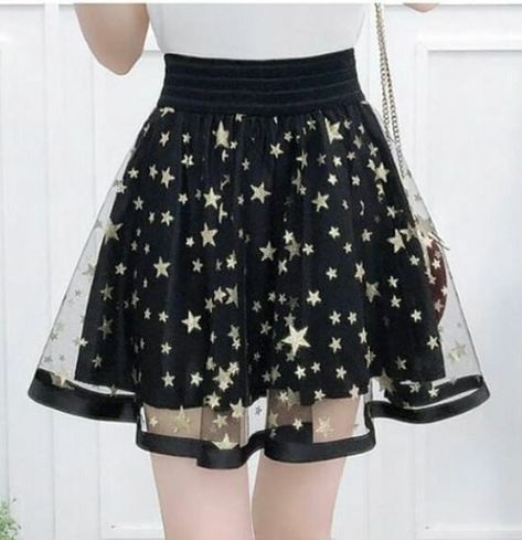 Space Aesthetic Outfit, Space Skirt, Áo Blu, Space Fashion, Flower Skirt, Kawaii Clothes, Teen Fashion Outfits, Kawaii Fashion, Cute Casual Outfits