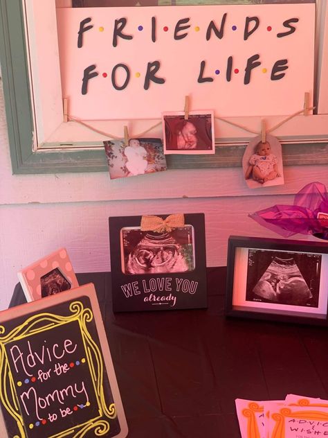 Friends Themed Baby Shower Ideas, Friends Baby Shower Theme, Friends Baby Shower Ideas, Baby Drama, Baby Pumpkin, Friends Tv, Really Funny Joke, Baby Shower Theme, Baby Shower Themes